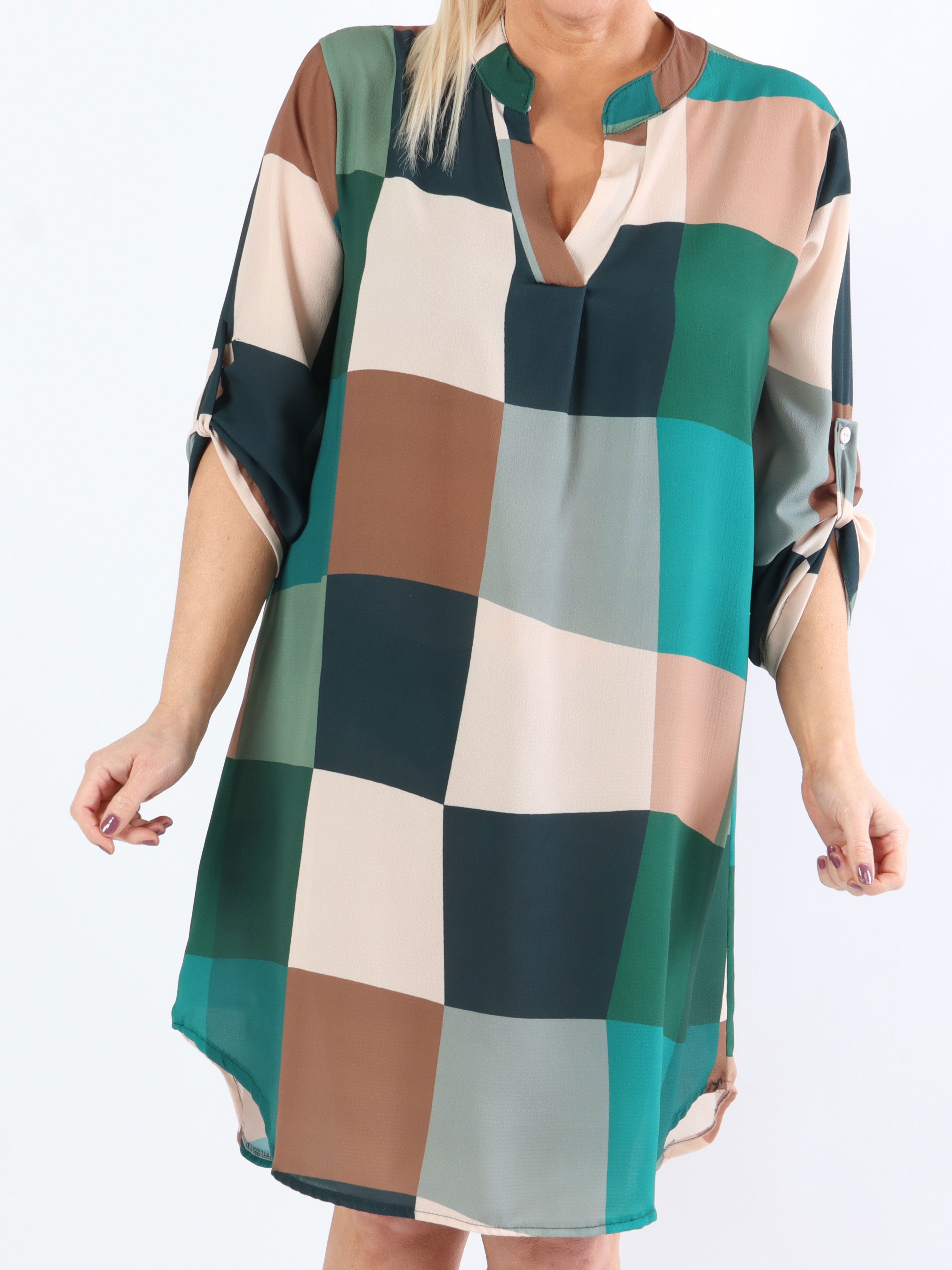 Vanesa Dress Check - Let og luftig plus size kjole